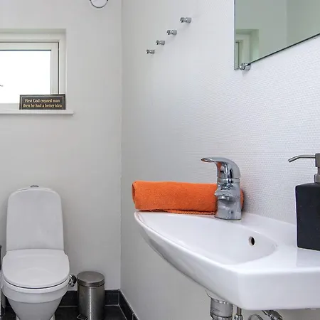 5 Person In Malling-by Traum *