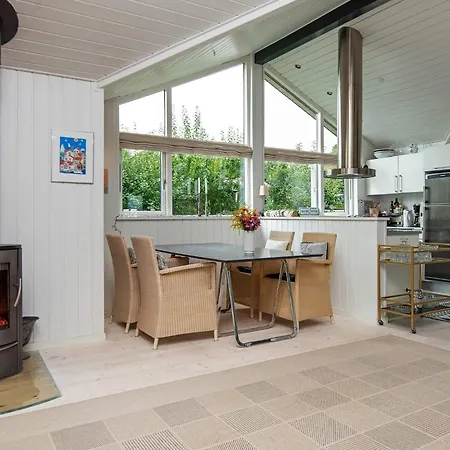 5 Person In Malling-by Traum * Malling