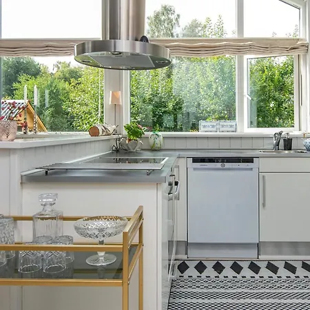 5 Person In Malling-by Traum * Malling