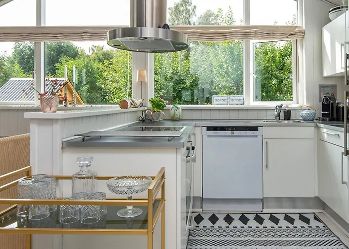 5 Person In Malling-by Traum * Malling